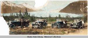 Buick_touring_cars_and_passengers_at_Mendenhall_Glacier_ca_1924
