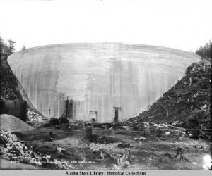 Salmon_Creek_Dam_Face_before_water_was_turned_in_82214
